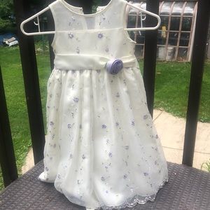 Girls off white formal dress, size 3T